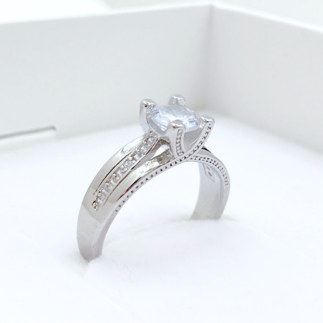 Anillo Solitario Medio Cintillo Central Pavé - Silver