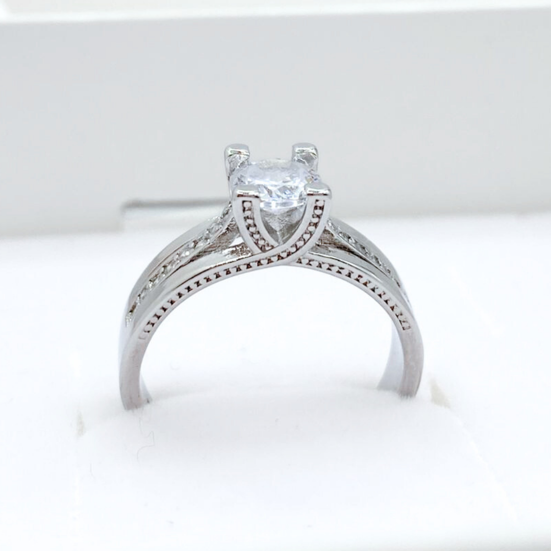 Anillo Solitario Medio Cintillo Central Pavé - Silver