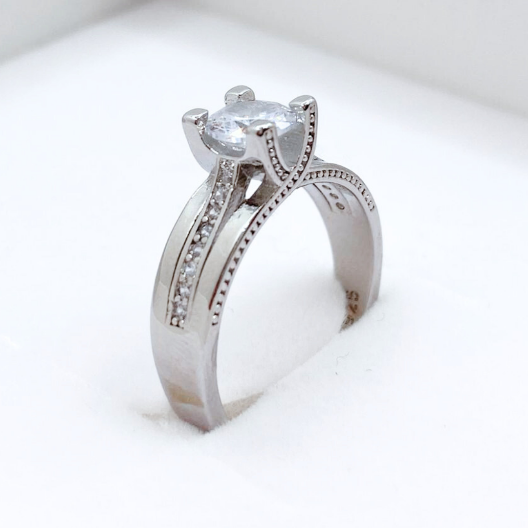 Anillo Solitario Medio Cintillo Central Pavé - Silver