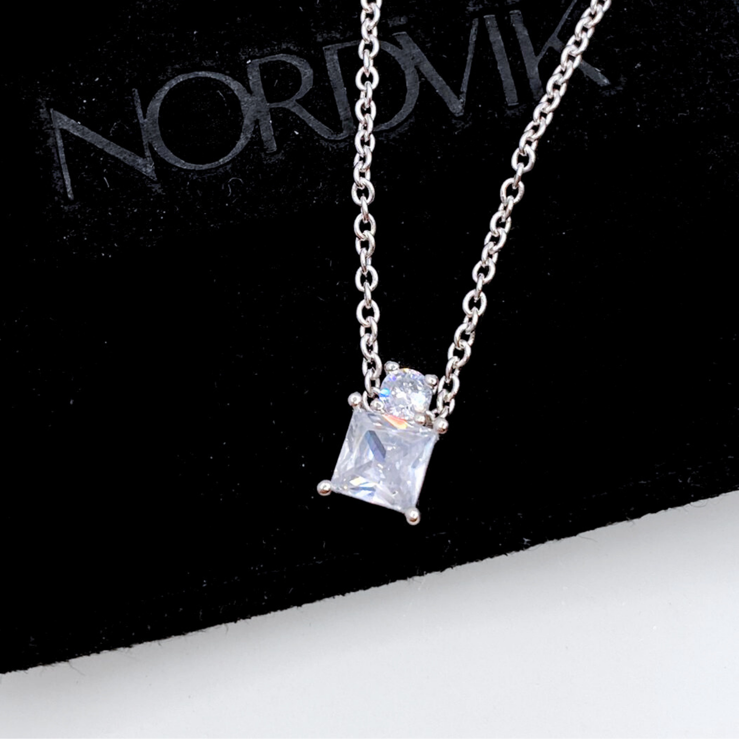 Collar Glow Box - Silver