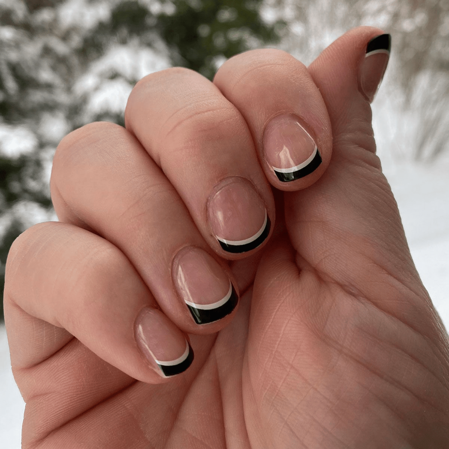 Uñas Gel Semi curado Manicure - Francesa Negra con detalle Blanco - Nordvik London