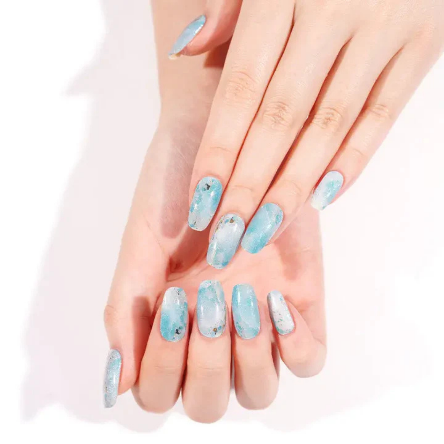 Uñas Gel Semi curado Manicure -  Azul Drive ( Manchitas Celestes, blancas y plateado con brillos)