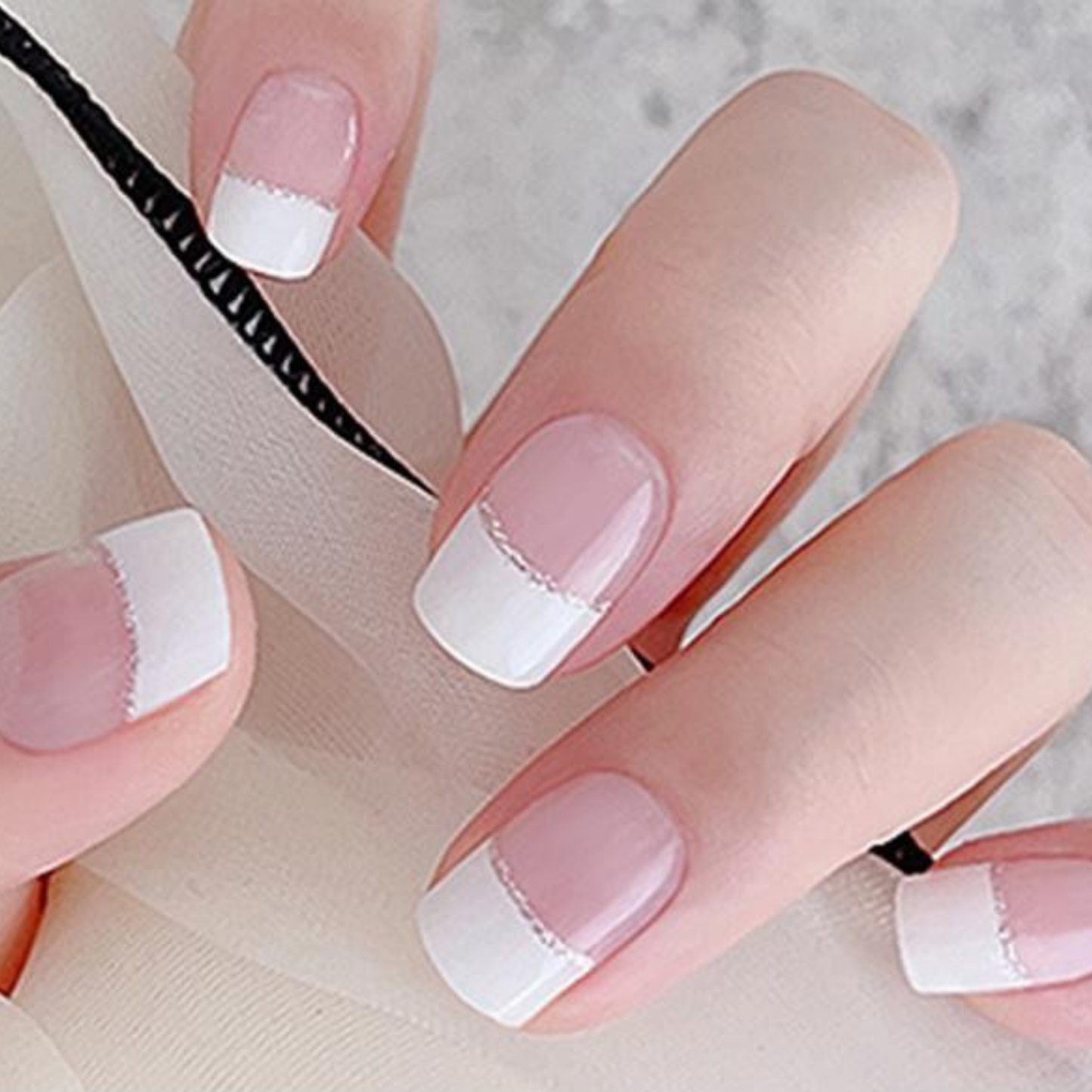 Uñas Gel Semi curado Manicure - Francesa Con línea de brillos