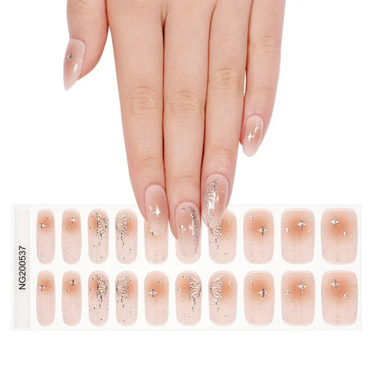 Uñas Gel Semi curado Manicure - Nude con Alas de Mariposa Plateadas